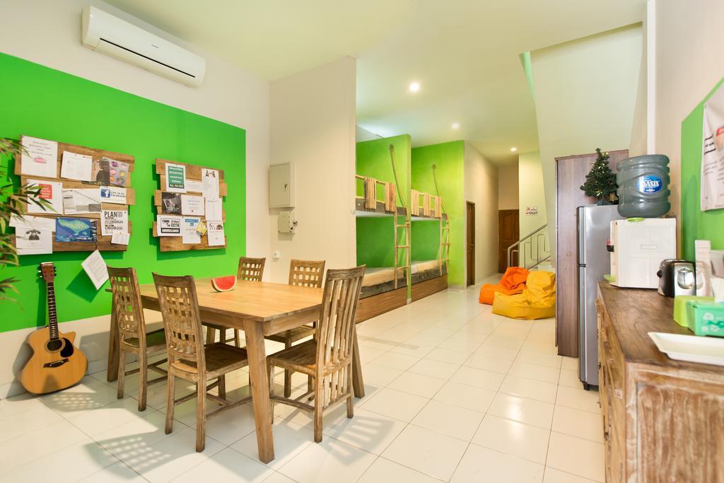The Eco-Living Hostel Denpasar  Exterior photo